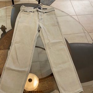 Super cute mid rise cropped boyfriend jeans